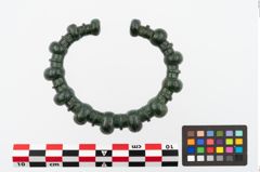 Foto von Bronzeperlarmreif (NHMW-PRAE-026530)